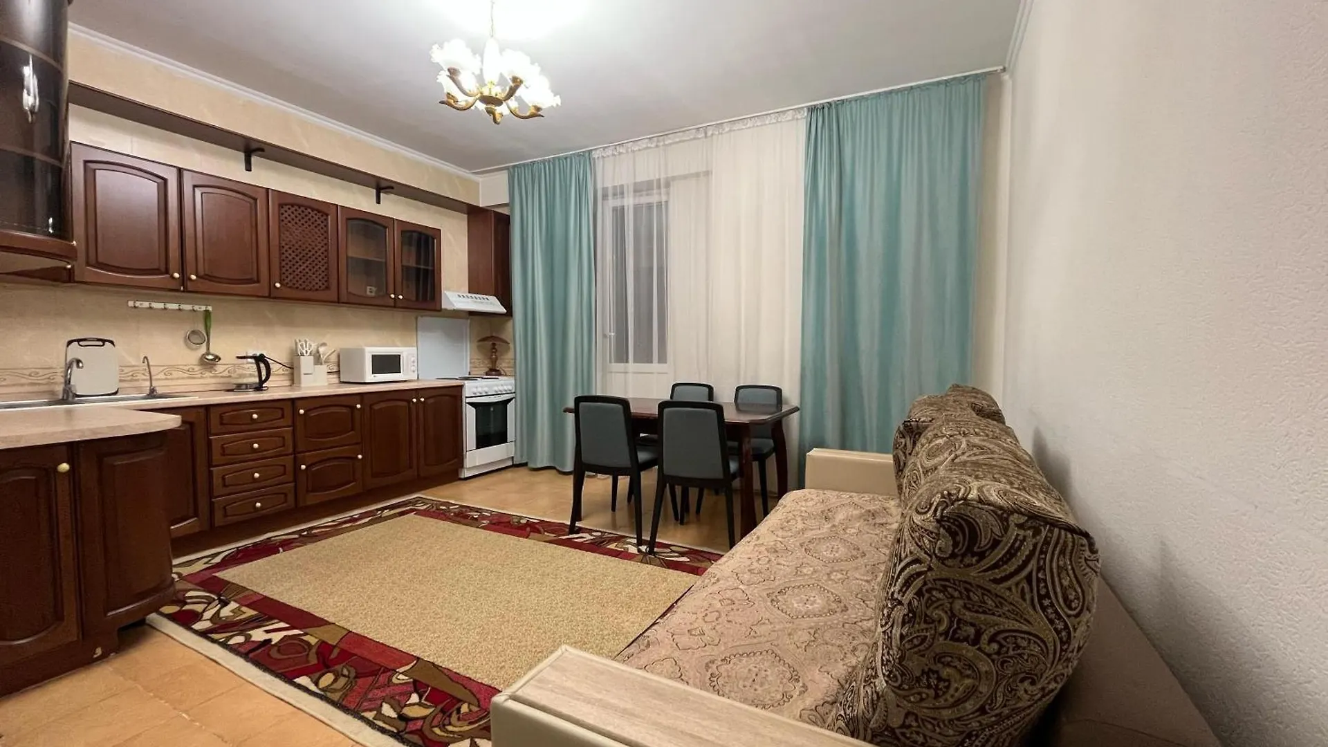 Apartment 421 3Х Комн Кв С 2 Мя Кроватями И Раскладным Диваном На 1-6 Гостей, Возле Байтерека Nur-Sultan